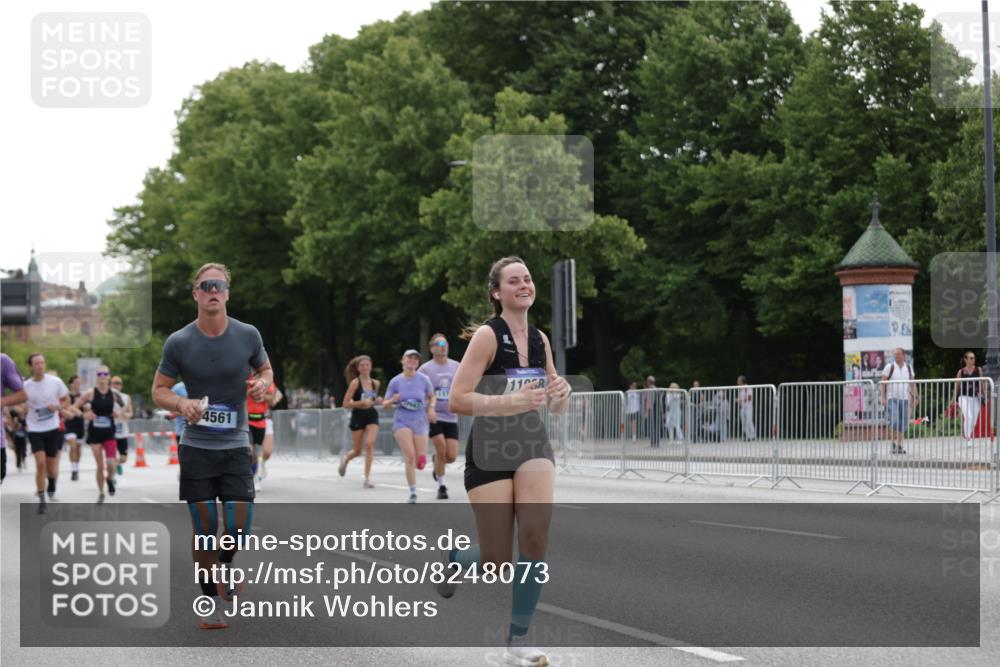 29.06.2025 - hella hamburg halbmarathon Jannik Wohlers http://msf.ph/oto/8248073 29.06.2025 10:30:44 Lombardsbrücke 1292, 1773, 1979, 2097, 2414, 2914, 4561, 4817, 5437, 5943, 6057, 6195, 6620, 6787, 7351, 7604, 8050, 8072, 8073, 8757, 9576, 10111, 10989, 11988, 12384, 12627, 14095, 14349, 15466, 15589, 16457, 17224, 17463, 17509, 17587, 17742, 17966, 19052, 19226 meine-sportfotos.de