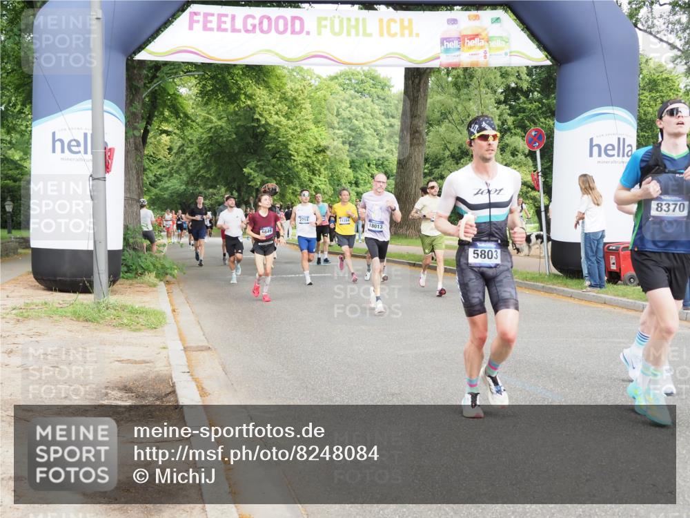 29.06.2025 - hella hamburg halbmarathon MichiJ http://msf.ph/oto/8248084 29.06.2025 10:28:38 Zwischen KM18-KM19 2573, 2972, 4565, 5709, 5803, 6649, 8370, 11714, 14077, 15421, 15689, 18013, 18979 meine-sportfotos.de