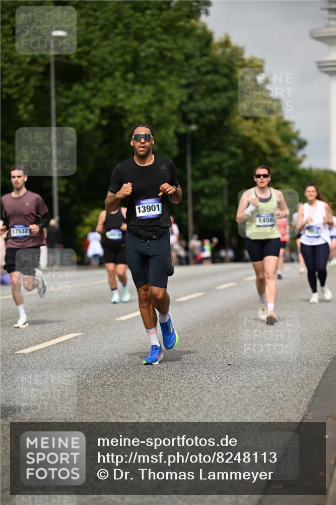 29.06.2025 - hella hamburg halbmarathon Dr. Thomas Lammeyer http://msf.ph/oto/8248113 29.06.2025 10:14:18 Kennedybrücke 1052, 1186, 1456, 1483, 1513, 4389, 7058, 7250, 7685, 8090, 8685, 8890, 9681, 9816, 9988, 11180 meine-sportfotos.de