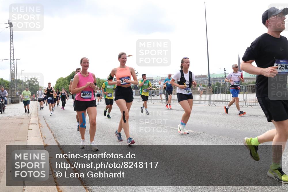 29.06.2025 - hella hamburg halbmarathon Lena Gebhardt http://msf.ph/oto/8248117 29.06.2025 10:34:03 Lombardsbrücke 1189, 1275, 1417, 1672, 1705, 1787, 1896, 2265, 2342, 2464, 2482, 2496, 2526, 2801, 2933, 3145, 3170, 3264, 3340, 3345, 3560, 3829, 3848, 4361, 4433, 4449, 4479, 4696, 4807, 4824, 4826, 4942, 5075, 5096, 5141, 5557, 5561, 5566, 5569, 5584, 5691, 5821, 5822, 5887, 6105, 6109, 6364, 6515, 6516, 6854, 6956, 7027, 7324, 7329, 7565, 7653, 8021, 8157, 8202, 8277, 8282, 8349, 8375, 8377, 8383, 8401, 8965, 9094, 9234, 9438, 9799, 9875, 9995, 10007, 10071, 10360, 10561, 10564 meine-sportfotos.de