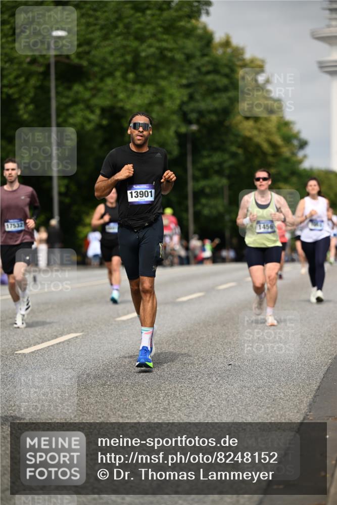 29.06.2025 - hella hamburg halbmarathon Dr. Thomas Lammeyer http://msf.ph/oto/8248152 29.06.2025 10:14:18 Kennedybrücke 1052, 1186, 1456, 1483, 1513, 4389, 7058, 7250, 7685, 8090, 8685, 8890, 9681, 9816, 9988, 11180 meine-sportfotos.de