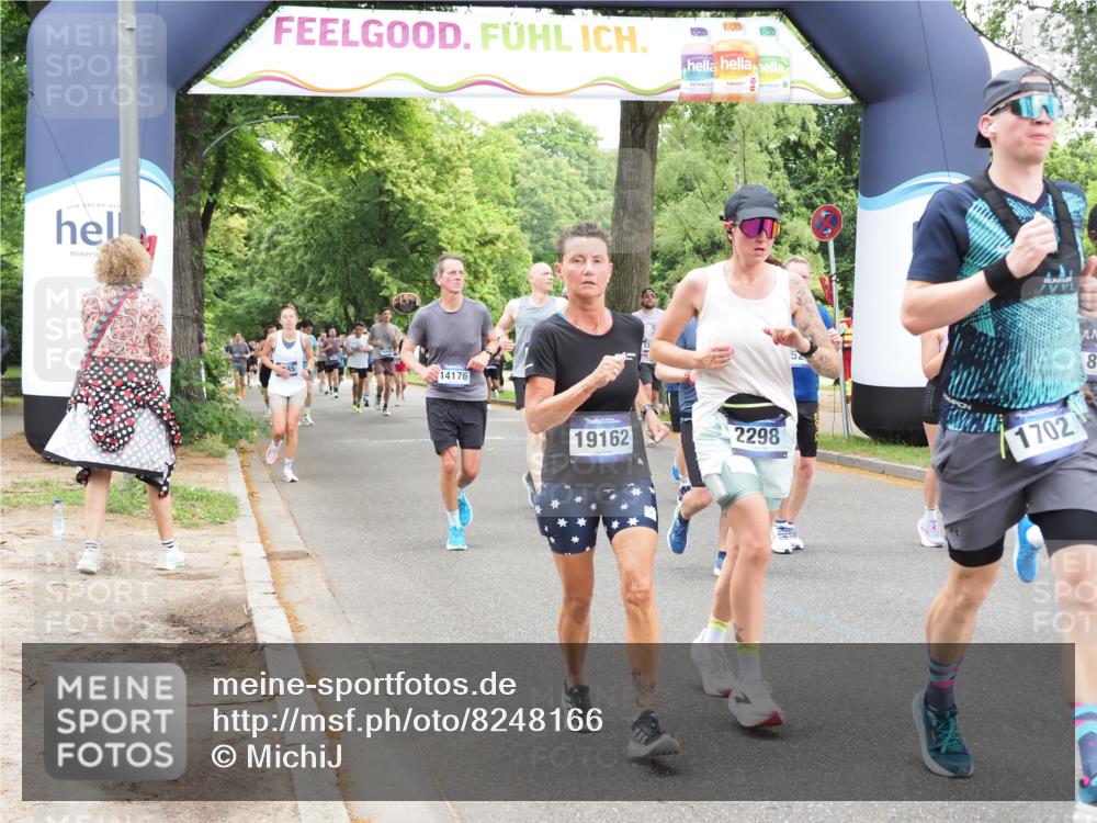 29.06.2025 - hella hamburg halbmarathon MichiJ http://msf.ph/oto/8248166 29.06.2025 10:51:26 Zwischen KM18-KM19 1194, 1702, 1992, 2298, 2782, 2979, 4542, 6585, 6907, 6908, 7081, 8520, 8561, 8810, 10962, 13171, 13793, 14176, 15915, 16095, 18707, 19162 meine-sportfotos.de