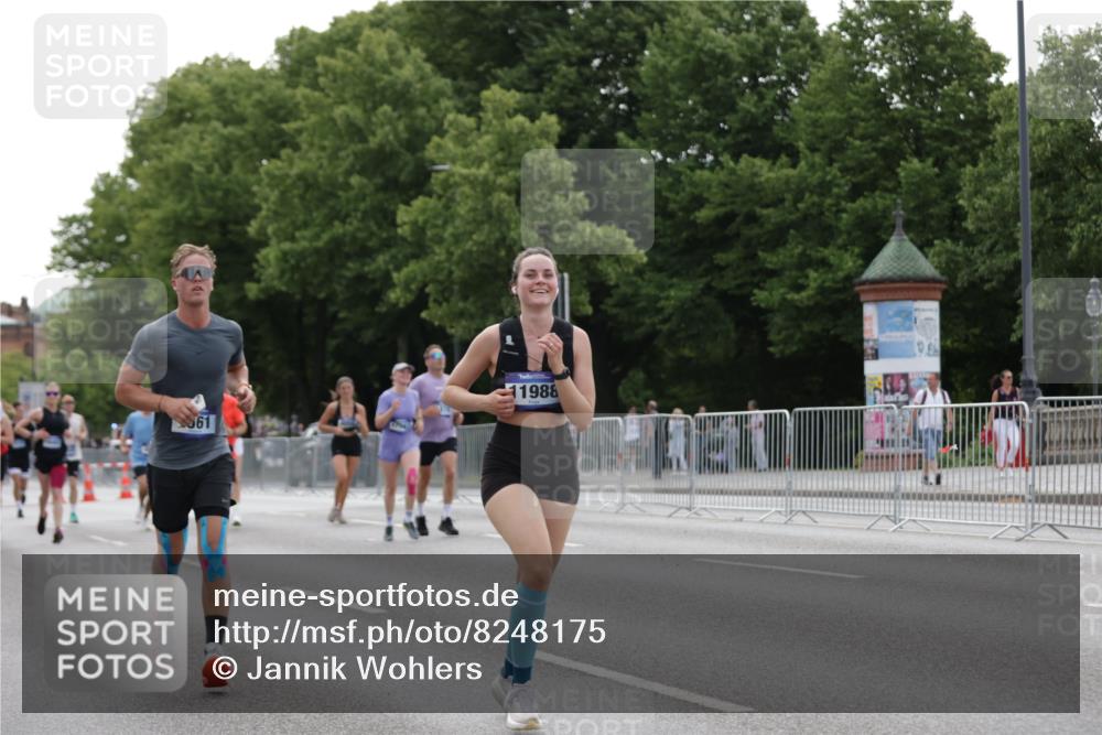 29.06.2025 - hella hamburg halbmarathon Jannik Wohlers http://msf.ph/oto/8248175 29.06.2025 10:30:44 Lombardsbrücke 1292, 1773, 1979, 2097, 2414, 2914, 4561, 4817, 5437, 5943, 6057, 6195, 6620, 6787, 7351, 7604, 8050, 8072, 8073, 8757, 9576, 10111, 10989, 11988, 12384, 12627, 14095, 14349, 15466, 15589, 16457, 17224, 17463, 17509, 17587, 17742, 17966, 19052, 19226 meine-sportfotos.de