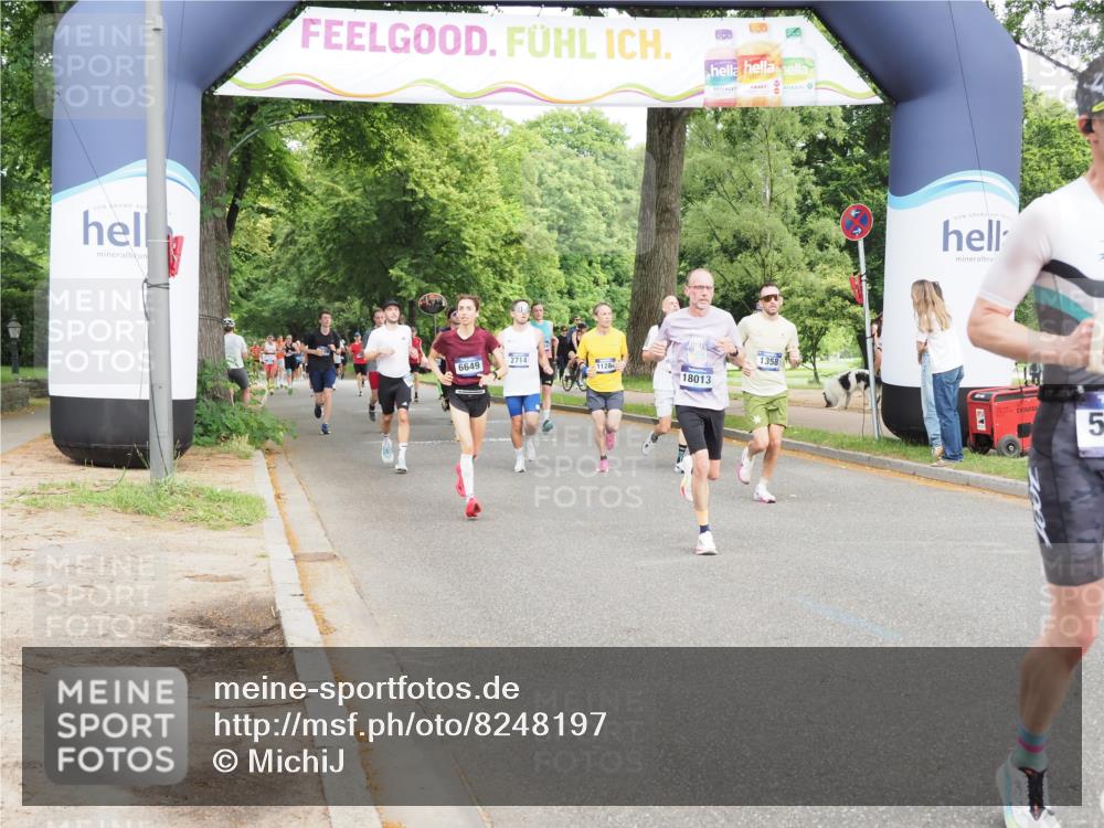 29.06.2025 - hella hamburg halbmarathon MichiJ http://msf.ph/oto/8248197 29.06.2025 10:28:39 Zwischen KM18-KM19 1358, 2573, 2714, 2972, 4565, 5709, 5803, 6649, 8370, 11284, 11714, 14077, 15421, 15689, 18013, 18979 meine-sportfotos.de