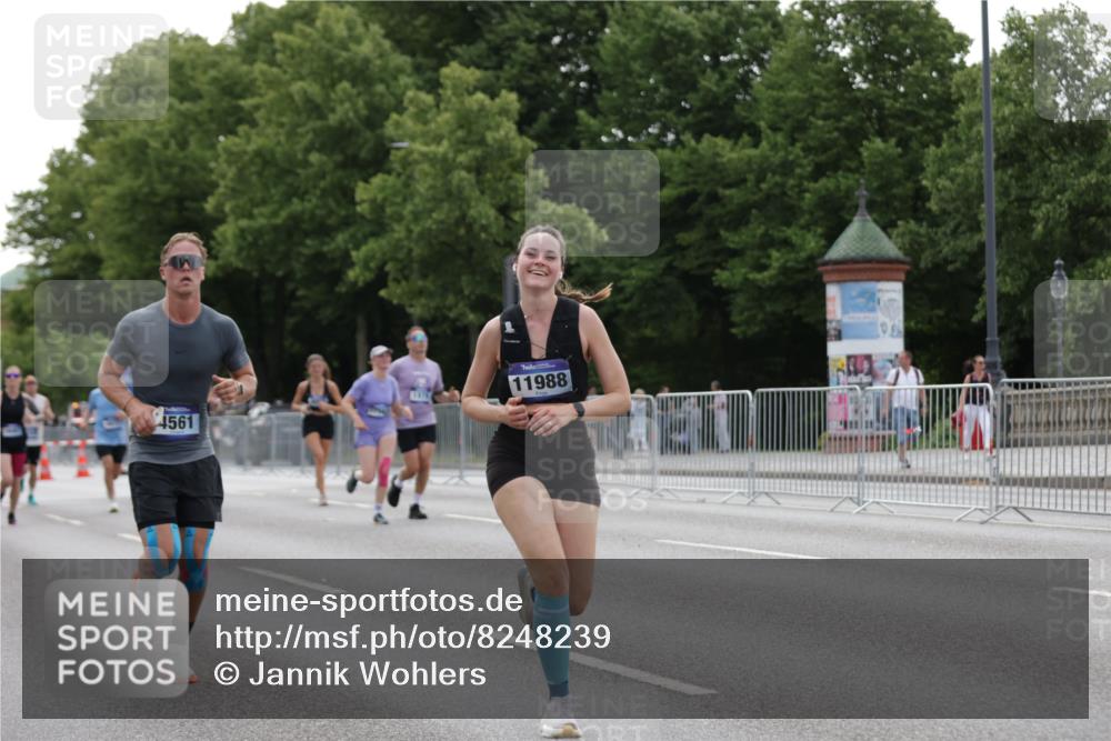 29.06.2025 - hella hamburg halbmarathon Jannik Wohlers http://msf.ph/oto/8248239 29.06.2025 10:30:44 Lombardsbrücke 1292, 1773, 1979, 2097, 2414, 2914, 4561, 4817, 5437, 5943, 6057, 6195, 6620, 6787, 7351, 7604, 8050, 8072, 8073, 8757, 9576, 10111, 10989, 11988, 12384, 12627, 14095, 14349, 15466, 15589, 16457, 17224, 17463, 17509, 17587, 17742, 17966, 19052, 19226 meine-sportfotos.de