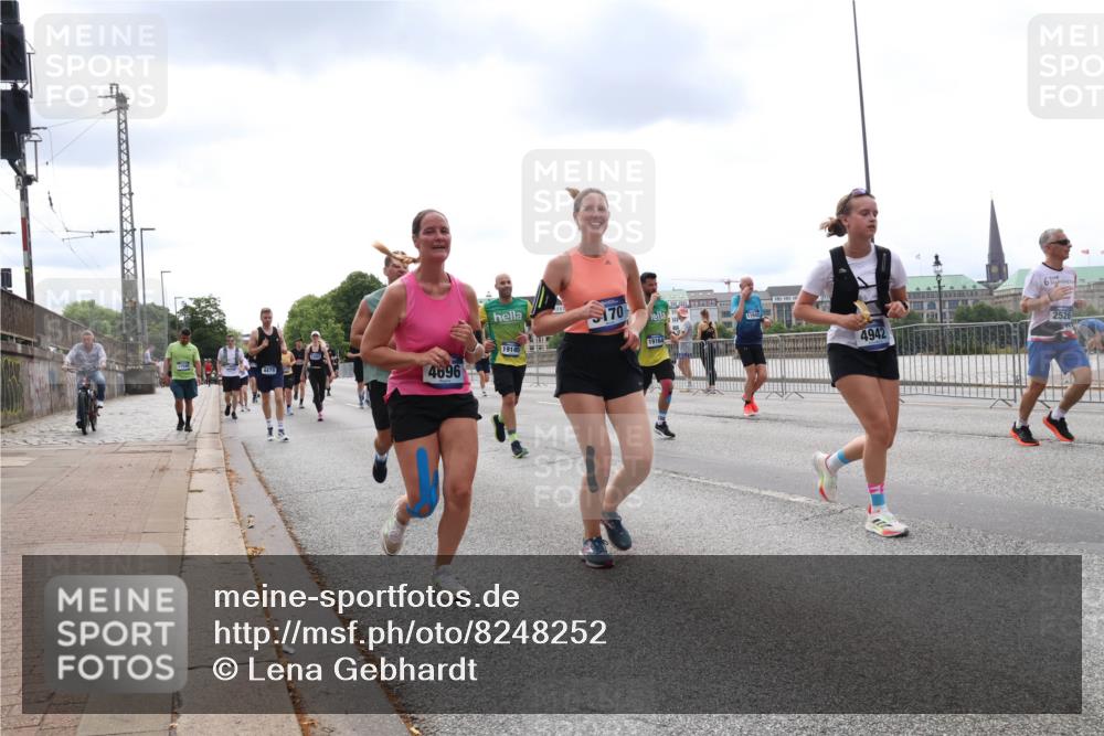 29.06.2025 - hella hamburg halbmarathon Lena Gebhardt http://msf.ph/oto/8248252 29.06.2025 10:34:03 Lombardsbrücke 1189, 1275, 1417, 1672, 1705, 1787, 1896, 2265, 2342, 2464, 2482, 2496, 2526, 2801, 2933, 3145, 3170, 3264, 3340, 3345, 3560, 3829, 3848, 4361, 4433, 4449, 4479, 4696, 4807, 4824, 4826, 4942, 5075, 5096, 5141, 5557, 5561, 5566, 5569, 5584, 5691, 5821, 5822, 5887, 6105, 6109, 6364, 6515, 6516, 6854, 6956, 7027, 7324, 7329, 7565, 7653, 8021, 8157, 8202, 8277, 8282, 8349, 8375, 8377, 8383, 8401, 8965, 9094, 9234, 9438, 9799, 9875, 9995, 10007, 10071, 10360, 10561, 10564 meine-sportfotos.de