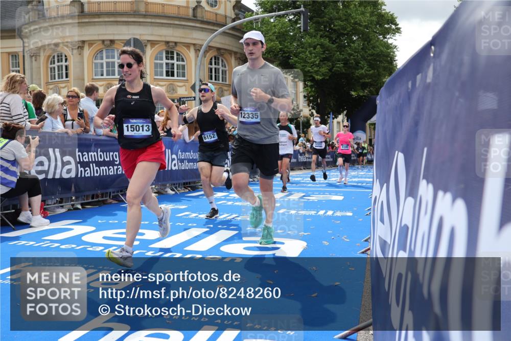 29.06.2025 - hella hamburg halbmarathon Strokosch-Dieckow http://msf.ph/oto/8248260 29.06.2025 10:39:27 Ziel 1343, 2546, 2972, 6152, 7152, 7154, 8346, 9116, 9265, 12335, 12372, 14359, 15013, 15336, 15828, 15866, 15965, 17215, 18285, 18803 meine-sportfotos.de