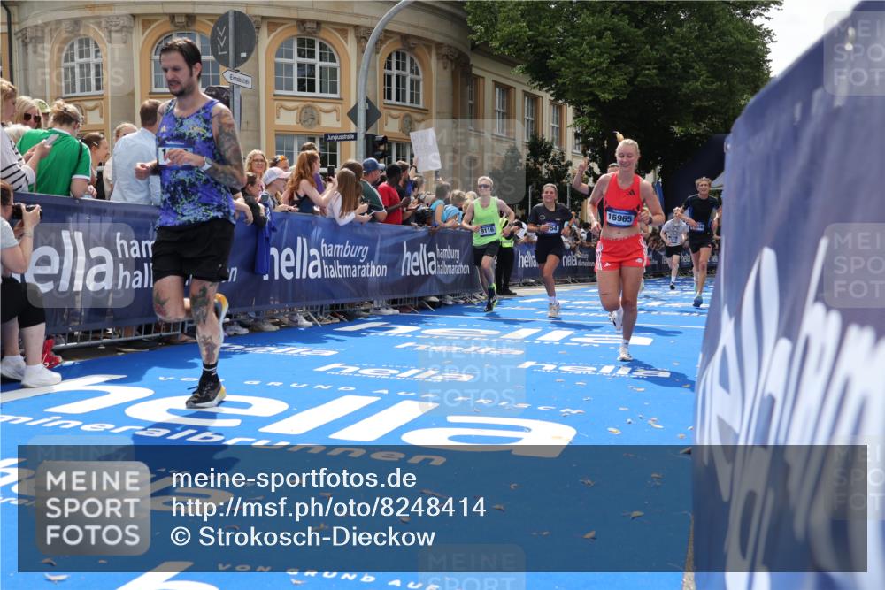 29.06.2025 - hella hamburg halbmarathon Strokosch-Dieckow http://msf.ph/oto/8248414 29.06.2025 10:39:32 Ziel 1343, 1358, 2546, 2972, 4888, 7152, 7154, 8346, 9116, 9265, 11284, 11806, 12372, 14077, 15094, 15336, 15828, 15965, 17215, 17360, 17425, 18154, 18285, 18803 meine-sportfotos.de