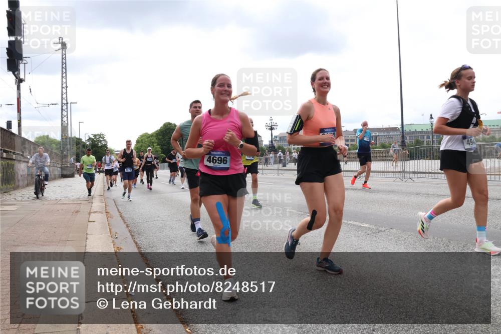 29.06.2025 - hella hamburg halbmarathon Lena Gebhardt http://msf.ph/oto/8248517 29.06.2025 10:34:03 Lombardsbrücke 1189, 1275, 1417, 1672, 1705, 1787, 1896, 2265, 2342, 2464, 2482, 2496, 2526, 2801, 2933, 3145, 3170, 3264, 3340, 3345, 3560, 3829, 3848, 4361, 4433, 4449, 4479, 4696, 4807, 4824, 4826, 4942, 5075, 5096, 5141, 5557, 5561, 5566, 5569, 5584, 5691, 5821, 5822, 5887, 6105, 6109, 6364, 6515, 6516, 6854, 6956, 7027, 7324, 7329, 7565, 7653, 8021, 8157, 8202, 8277, 8282, 8349, 8375, 8377, 8383, 8401, 8965, 9094, 9234, 9438, 9799, 9875, 9995, 10007, 10071, 10360, 10561, 10564 meine-sportfotos.de