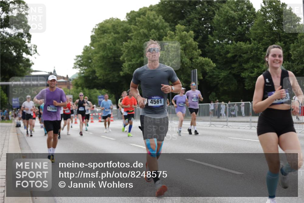 29.06.2025 - hella hamburg halbmarathon Jannik Wohlers http://msf.ph/oto/8248575 29.06.2025 10:30:45 Lombardsbrücke 1292, 1773, 1979, 2097, 2414, 2914, 4561, 4817, 5437, 5943, 6057, 6195, 6620, 6787, 7351, 7604, 8050, 8072, 8073, 8757, 9576, 10111, 10989, 11988, 12384, 12627, 14349, 15466, 15589, 16457, 17224, 17463, 17509, 17587, 17742, 17966, 19052, 19226 meine-sportfotos.de