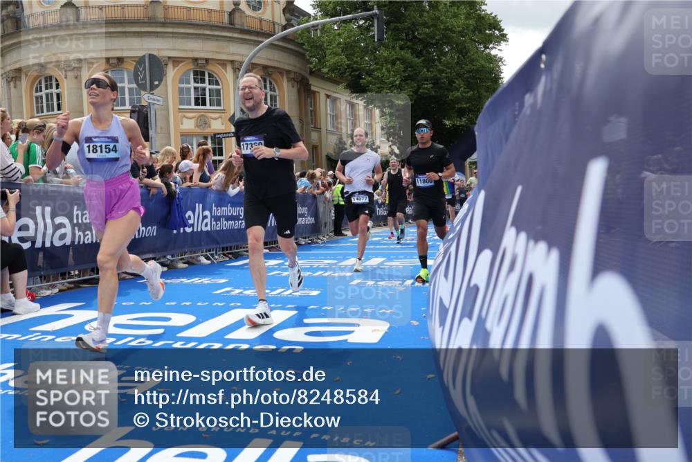 29.06.2025 - hella hamburg halbmarathon Strokosch-Dieckow http://msf.ph/oto/8248584 29.06.2025 10:39:38 Ziel 1358, 4398, 4888, 7152, 7154, 9116, 9265, 11284, 11806, 13190, 14077, 14204, 15094, 15336, 15435, 15744, 15828, 16580, 16761, 17005, 17215, 17360, 17425, 17792, 18013, 18154, 18285, 18803 meine-sportfotos.de