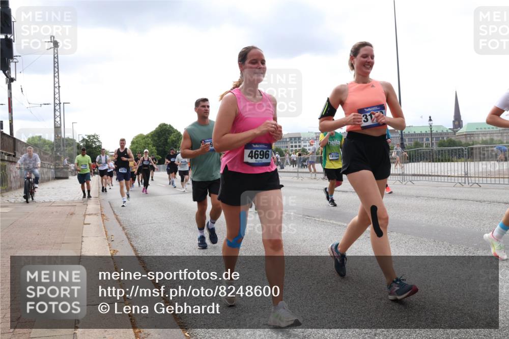 29.06.2025 - hella hamburg halbmarathon Lena Gebhardt http://msf.ph/oto/8248600 29.06.2025 10:34:04 Lombardsbrücke 1189, 1275, 1417, 1672, 1705, 1787, 1896, 2265, 2342, 2464, 2482, 2496, 2526, 2801, 2933, 3145, 3170, 3264, 3340, 3345, 3560, 3829, 3848, 4361, 4433, 4449, 4479, 4696, 4807, 4824, 4826, 4942, 5075, 5096, 5141, 5557, 5561, 5566, 5569, 5584, 5691, 5821, 5822, 5887, 6105, 6109, 6364, 6515, 6516, 6854, 6956, 7027, 7324, 7329, 7565, 7653, 8157, 8202, 8277, 8282, 8349, 8375, 8377, 8383, 8401, 8965, 9094, 9438, 9799, 9875, 9995, 10007, 10071, 10360, 10561, 10564 meine-sportfotos.de