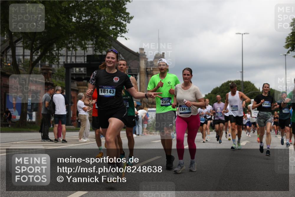 29.06.2025 - hella hamburg halbmarathon Yannick Fuchs http://msf.ph/oto/8248638 29.06.2025 10:47:50 20KM 1030, 1267, 1422, 1502, 1727, 1870, 2058, 2070, 2354, 2518, 2630, 3096, 3103, 3819, 4299, 5020, 5259, 5638, 5866, 6294, 6374, 6481, 6511, 6512, 6629, 6762, 6942, 7274, 7395, 7478, 7918, 8285, 8335, 8394, 8447, 9032, 9380, 9791, 9922, 11068, 11430, 11844, 12321, 12379, 12607, 12632, 13032, 13033, 13397, 13794, 13803, 13865, 13912, 14239, 14702, 15146, 15441, 15502, 15838, 15856, 15946, 16477, 16780, 17348, 17482, 18143, 18308, 18418, 18450, 18487, 18514, 18612, 19067 meine-sportfotos.de