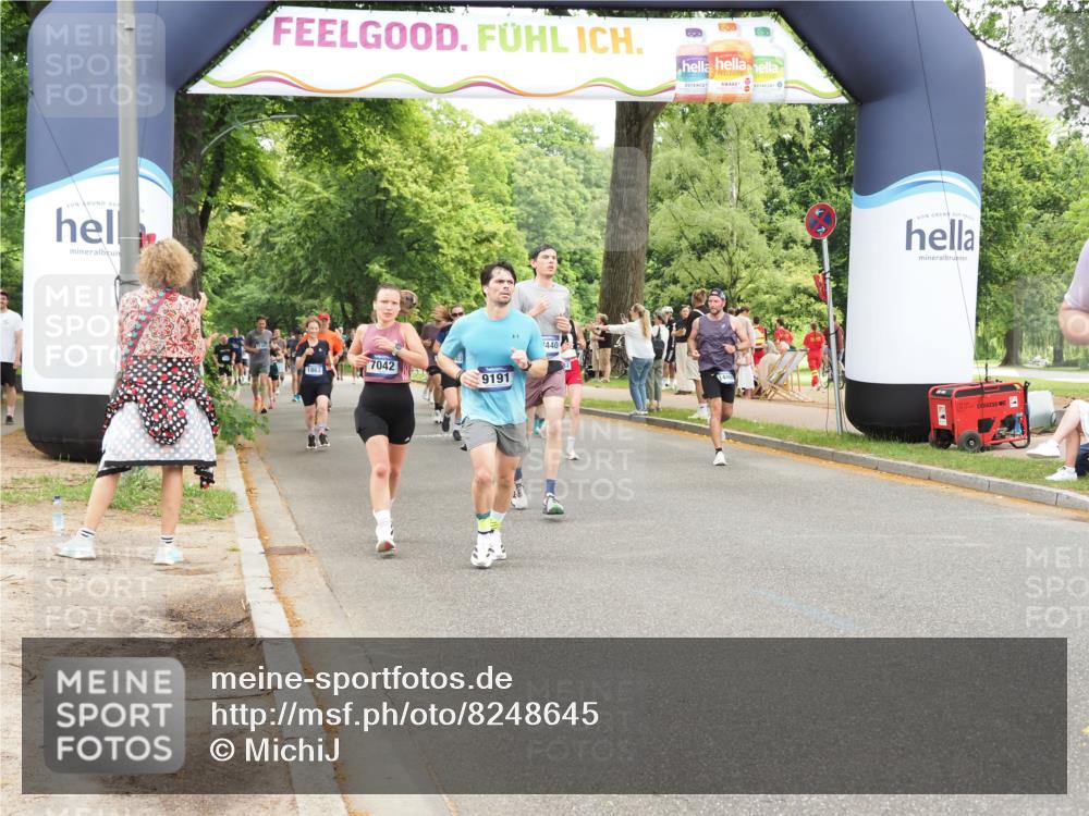 29.06.2025 - hella hamburg halbmarathon MichiJ http://msf.ph/oto/8248645 29.06.2025 10:51:31 Zwischen KM18-KM19 1992, 2298, 2782, 2979, 5396, 6585, 6907, 6908, 7042, 7081, 8520, 8810, 9191, 9526, 14176, 15915, 18440, 18707, 19162 meine-sportfotos.de