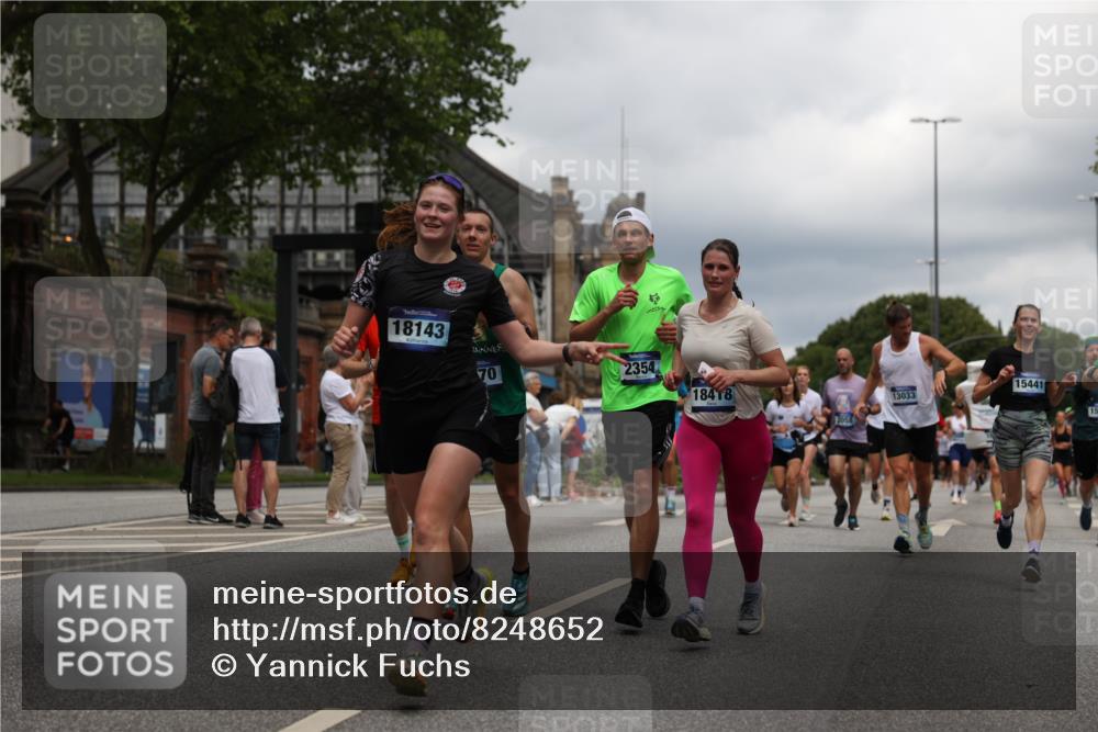 29.06.2025 - hella hamburg halbmarathon Yannick Fuchs http://msf.ph/oto/8248652 29.06.2025 10:47:50 20KM 1030, 1267, 1422, 1502, 1727, 1870, 2058, 2070, 2354, 2518, 2630, 3096, 3103, 3819, 4299, 5020, 5259, 5638, 5866, 6294, 6374, 6481, 6511, 6512, 6629, 6762, 6942, 7274, 7395, 7478, 7918, 8285, 8335, 8394, 8447, 9032, 9380, 9791, 9922, 11068, 11430, 11844, 12321, 12379, 12607, 12632, 13032, 13033, 13397, 13794, 13803, 13865, 13912, 14239, 14702, 15146, 15441, 15502, 15838, 15856, 15946, 16477, 16780, 17348, 17482, 18143, 18308, 18418, 18450, 18487, 18514, 18612, 19067 meine-sportfotos.de