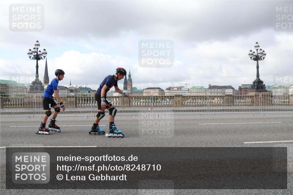 29.06.2025 - hella hamburg halbmarathon Lena Gebhardt http://msf.ph/oto/8248710 29.06.2025 09:02:45 Lombardsbrücke  meine-sportfotos.de