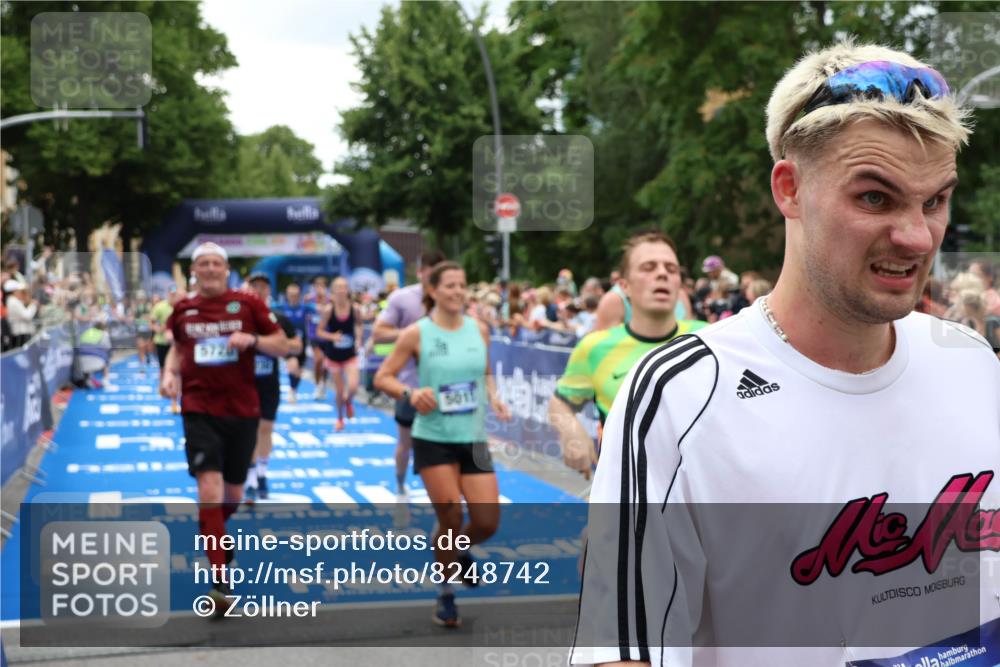 29.06.2025 - hella hamburg halbmarathon Zöllner http://msf.ph/oto/8248742 29.06.2025 10:57:39 Ziel 1239, 2236, 2606, 2652, 4502, 5015, 5134, 5457, 5458, 5728, 13245, 14571, 14951, 15217, 15220, 17769, 17814, 18388 meine-sportfotos.de