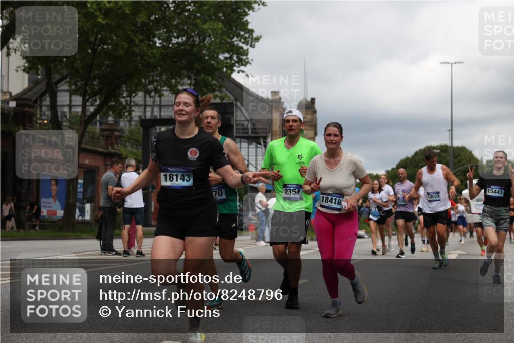 29.06.2025 - hella hamburg halbmarathon Yannick Fuchs http://msf.ph/oto/8248796 29.06.2025 10:47:51 20KM 1030, 1267, 1422, 1442, 1502, 1549, 1870, 2058, 2070, 2354, 2518, 2630, 3096, 3103, 3819, 4299, 5020, 5259, 5638, 6294, 6374, 6481, 6511, 6512, 6942, 7274, 7395, 7478, 7918, 8285, 8335, 8394, 8447, 9032, 9380, 9791, 9922, 11068, 11430, 11844, 12321, 12379, 12607, 12632, 13032, 13033, 13397, 13794, 13803, 13865, 13912, 14239, 14702, 15146, 15441, 15502, 15838, 15856, 15946, 16477, 16780, 17348, 17482, 18143, 18308, 18418, 18450, 18487, 18514, 18612, 19067 meine-sportfotos.de