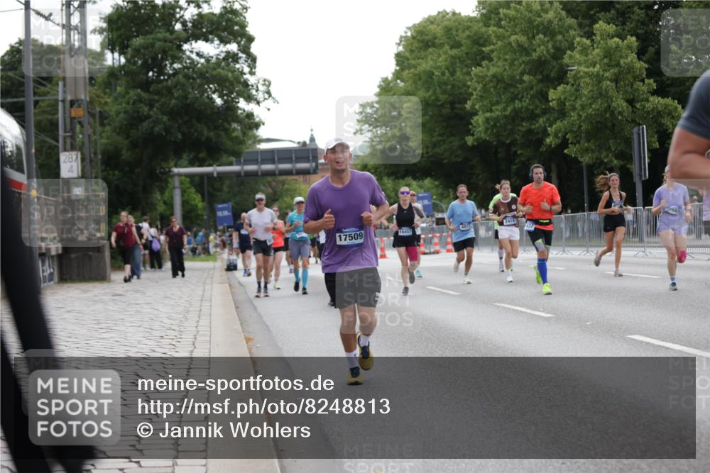 29.06.2025 - hella hamburg halbmarathon Jannik Wohlers http://msf.ph/oto/8248813 29.06.2025 10:30:46 Lombardsbrücke 1292, 1773, 1979, 2097, 2414, 2914, 4561, 4817, 5437, 5943, 6057, 6195, 6620, 6787, 7351, 7604, 8050, 8072, 8073, 8757, 9576, 10111, 10989, 11988, 12384, 12627, 14349, 15466, 15589, 16457, 17224, 17463, 17509, 17587, 17742, 17966, 19052, 19226 meine-sportfotos.de