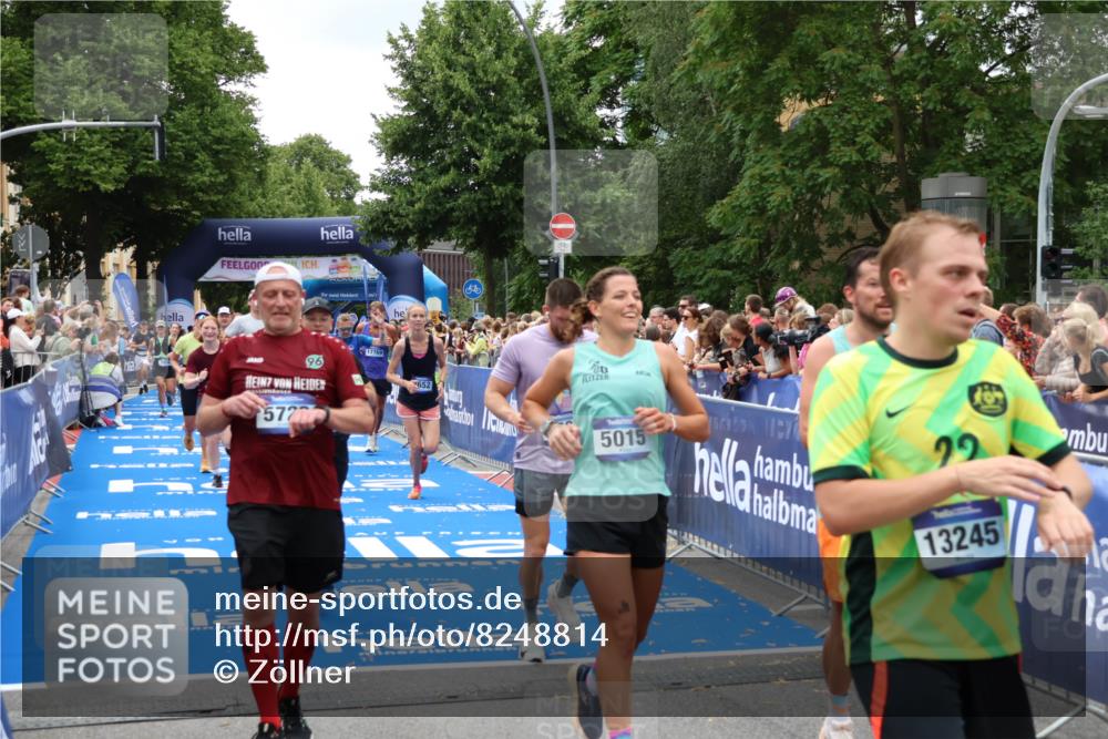 29.06.2025 - hella hamburg halbmarathon Zöllner http://msf.ph/oto/8248814 29.06.2025 10:57:40 Ziel 1239, 2236, 2606, 2652, 4502, 5015, 5134, 5457, 5458, 5728, 12774, 13523, 14571, 14951, 15217, 15220, 17769, 17814, 18388 meine-sportfotos.de