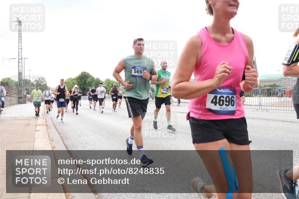29.06.2025 - hella hamburg halbmarathon Lena Gebhardt http://msf.ph/oto/8248835 29.06.2025 10:34:04 Lombardsbrücke 1189, 1275, 1417, 1672, 1705, 1787, 1896, 2265, 2342, 2464, 2482, 2496, 2526, 2801, 2933, 3145, 3170, 3264, 3340, 3345, 3560, 3829, 3848, 4361, 4433, 4449, 4479, 4696, 4807, 4824, 4826, 4942, 5075, 5096, 5141, 5557, 5561, 5566, 5569, 5584, 5691, 5821, 5822, 5887, 6105, 6109, 6364, 6515, 6516, 6854, 6956, 7027, 7324, 7329, 7565, 7653, 8157, 8202, 8277, 8282, 8349, 8375, 8377, 8383, 8401, 8965, 9094, 9438, 9799, 9875, 9995, 10007, 10071, 10360, 10561, 10564 meine-sportfotos.de