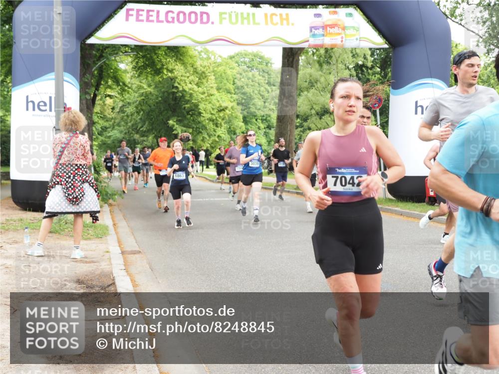 29.06.2025 - hella hamburg halbmarathon MichiJ http://msf.ph/oto/8248845 29.06.2025 10:51:33 Zwischen KM18-KM19 1863, 2298, 2782, 3039, 5396, 6585, 7042, 9191, 9526, 13542, 14465, 15137, 15915, 18395, 18440 meine-sportfotos.de