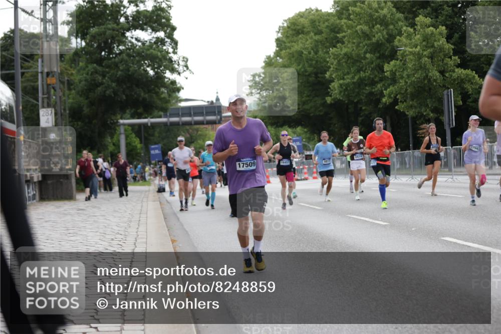 29.06.2025 - hella hamburg halbmarathon Jannik Wohlers http://msf.ph/oto/8248859 29.06.2025 10:30:46 Lombardsbrücke 1292, 1773, 1979, 2097, 2414, 2914, 4561, 4817, 5437, 5943, 6057, 6195, 6620, 6787, 7351, 7604, 8050, 8072, 8073, 8757, 9576, 10111, 10989, 11988, 12384, 12627, 14349, 15466, 15589, 16457, 17224, 17463, 17509, 17587, 17742, 17966, 19052, 19226 meine-sportfotos.de