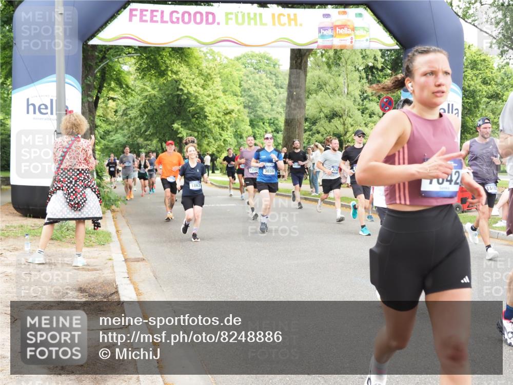 29.06.2025 - hella hamburg halbmarathon MichiJ http://msf.ph/oto/8248886 29.06.2025 10:51:33 Zwischen KM18-KM19 1863, 2298, 2782, 3039, 5396, 6585, 7042, 9191, 9526, 13542, 14465, 15137, 15915, 18395, 18440 meine-sportfotos.de