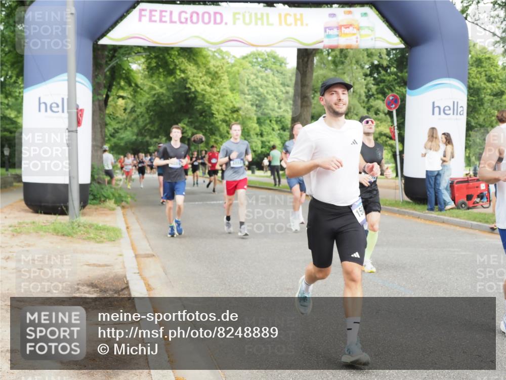 29.06.2025 - hella hamburg halbmarathon MichiJ http://msf.ph/oto/8248889 29.06.2025 10:28:42 Zwischen KM18-KM19 1358, 2573, 2714, 2972, 4888, 5752, 5803, 6649, 7495, 8370, 8574, 11284, 11714, 15015, 15421, 18013, 18614, 18979 meine-sportfotos.de
