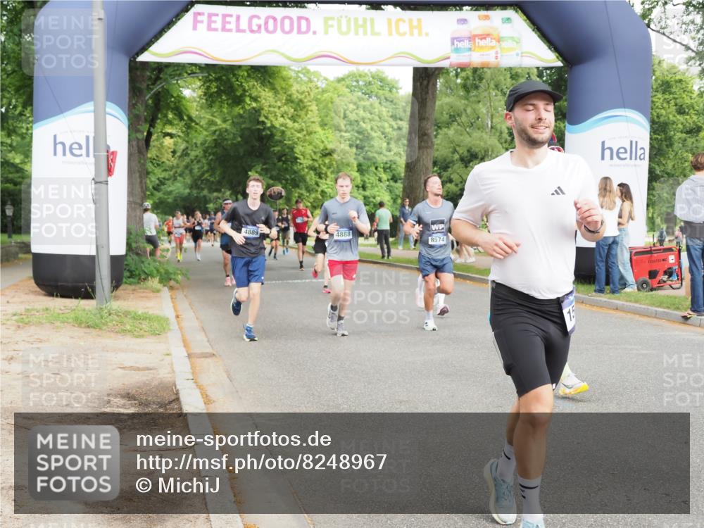 29.06.2025 - hella hamburg halbmarathon MichiJ http://msf.ph/oto/8248967 29.06.2025 10:28:43 Zwischen KM18-KM19 1358, 2573, 2714, 4888, 5752, 6649, 7495, 8346, 8370, 8574, 11284, 11714, 15015, 17245, 18013, 18614 meine-sportfotos.de