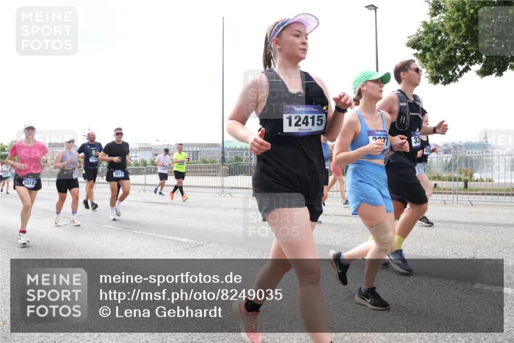 29.06.2025 - hella hamburg halbmarathon Lena Gebhardt http://msf.ph/oto/8249035 29.06.2025 10:45:37 Lombardsbrücke 1033, 1060, 1085, 1100, 1104, 1421, 1426, 1555, 1713, 1798, 1854, 1983, 2008, 2216, 2217, 2522, 2550, 2657, 2664, 2917, 2954, 2965, 2973, 3160, 3164, 3357, 3377, 3879, 3993, 4099, 4102, 4104, 4186, 4224, 4306, 4317, 4337, 4388, 4504, 4572, 4820, 4851, 5044, 5099, 5108, 5339, 5635, 5636, 5949, 6133, 6150, 6623, 6763, 6788, 6911, 6922, 6980, 7268, 7283, 7356, 7530, 7541, 7859, 8594, 8605, 8745, 9120, 9121, 9620, 10030, 10182, 10225, 10327, 10329, 10367, 10511, 11314 meine-sportfotos.de