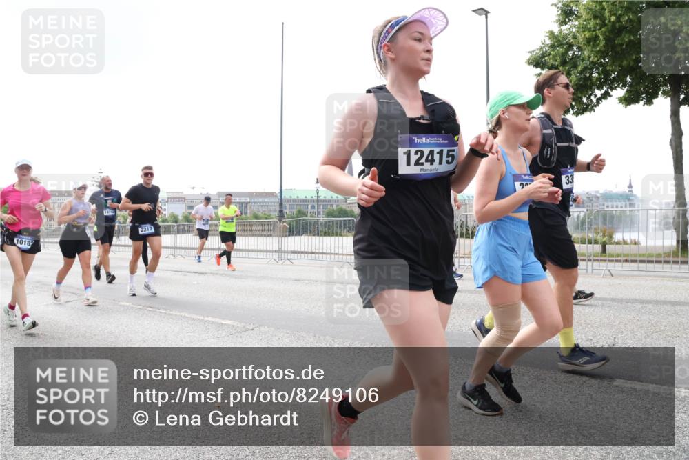 29.06.2025 - hella hamburg halbmarathon Lena Gebhardt http://msf.ph/oto/8249106 29.06.2025 10:45:37 Lombardsbrücke 1033, 1060, 1085, 1100, 1104, 1421, 1426, 1555, 1713, 1798, 1854, 1983, 2008, 2216, 2217, 2522, 2550, 2657, 2664, 2917, 2954, 2965, 2973, 3160, 3164, 3357, 3377, 3879, 3993, 4099, 4102, 4104, 4186, 4224, 4306, 4317, 4337, 4388, 4504, 4572, 4820, 4851, 5044, 5099, 5108, 5339, 5635, 5636, 5949, 6133, 6150, 6623, 6763, 6788, 6911, 6922, 6980, 7268, 7283, 7356, 7530, 7541, 7859, 8594, 8605, 8745, 9120, 9121, 9620, 10030, 10182, 10225, 10327, 10329, 10367, 10511, 11314 meine-sportfotos.de