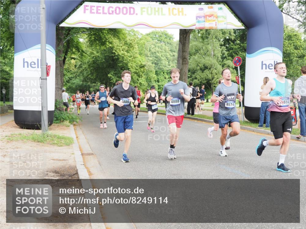 29.06.2025 - hella hamburg halbmarathon MichiJ http://msf.ph/oto/8249114 29.06.2025 10:28:43 Zwischen KM18-KM19 1358, 2573, 2714, 4888, 5752, 6649, 7495, 8346, 8370, 8574, 11284, 11714, 15015, 17245, 18013, 18614 meine-sportfotos.de