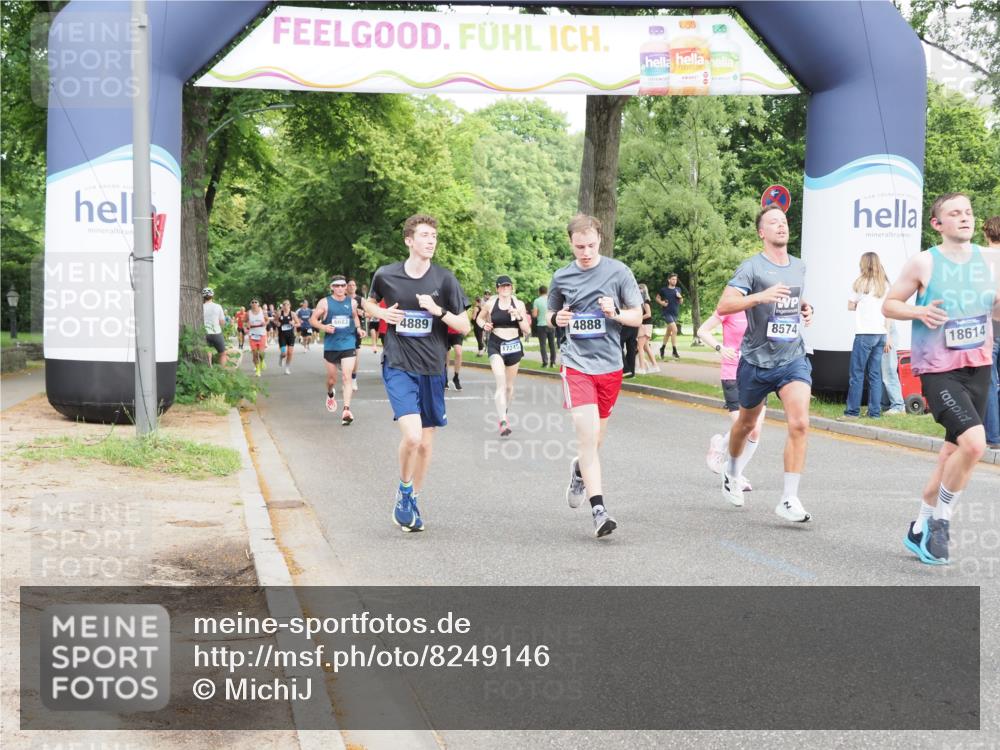 29.06.2025 - hella hamburg halbmarathon MichiJ http://msf.ph/oto/8249146 29.06.2025 10:28:43 Zwischen KM18-KM19 1358, 2573, 2714, 4888, 5752, 6649, 7495, 8346, 8370, 8574, 11284, 11714, 15015, 17245, 18013, 18614 meine-sportfotos.de
