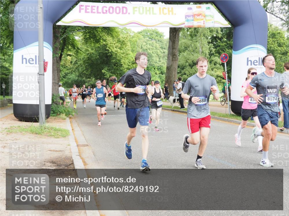 29.06.2025 - hella hamburg halbmarathon MichiJ http://msf.ph/oto/8249192 29.06.2025 10:28:44 Zwischen KM18-KM19 1358, 2714, 4888, 4889, 5752, 6649, 7495, 8346, 8370, 8574, 11284, 15015, 17245, 18013, 18614 meine-sportfotos.de