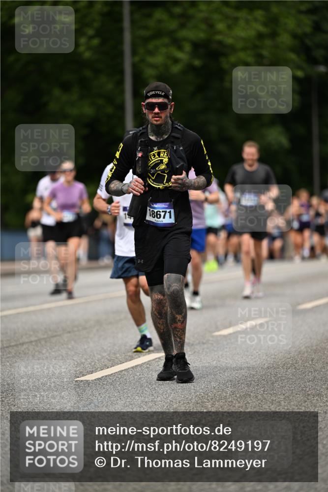 29.06.2025 - hella hamburg halbmarathon Dr. Thomas Lammeyer http://msf.ph/oto/8249197 29.06.2025 10:34:50 Kennedybrücke 1059, 1472, 1773, 2097, 2302, 2505, 2569, 3131, 6556, 6620, 7071, 7351, 7517, 8792, 9095, 9576, 9830, 9937, 10989, 10996 meine-sportfotos.de