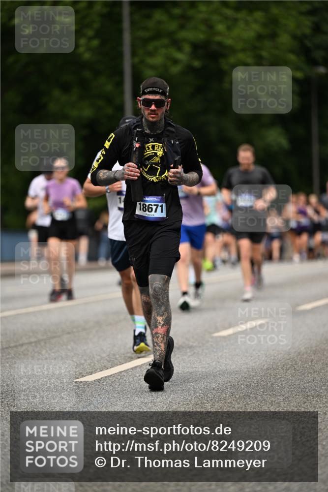 29.06.2025 - hella hamburg halbmarathon Dr. Thomas Lammeyer http://msf.ph/oto/8249209 29.06.2025 10:34:51 Kennedybrücke 1059, 1472, 1773, 2097, 2302, 2505, 2569, 3131, 4561, 6556, 6620, 6725, 7071, 7351, 7517, 8792, 9095, 9576, 9830, 9937, 10989, 10996 meine-sportfotos.de