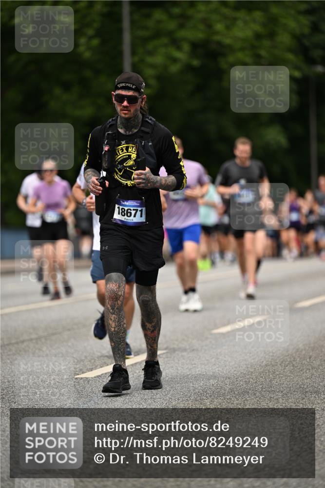 29.06.2025 - hella hamburg halbmarathon Dr. Thomas Lammeyer http://msf.ph/oto/8249249 29.06.2025 10:34:51 Kennedybrücke 1059, 1472, 1773, 2097, 2302, 2505, 2569, 3131, 4561, 6556, 6620, 6725, 7071, 7351, 7517, 8792, 9095, 9576, 9830, 9937, 10989, 10996 meine-sportfotos.de