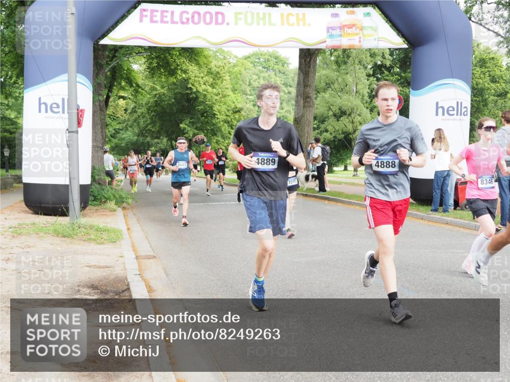 29.06.2025 - hella hamburg halbmarathon MichiJ http://msf.ph/oto/8249263 29.06.2025 10:28:44 Zwischen KM18-KM19 1358, 2714, 4888, 4889, 5752, 6649, 7495, 8346, 8370, 8574, 11284, 15015, 17245, 18013, 18614 meine-sportfotos.de
