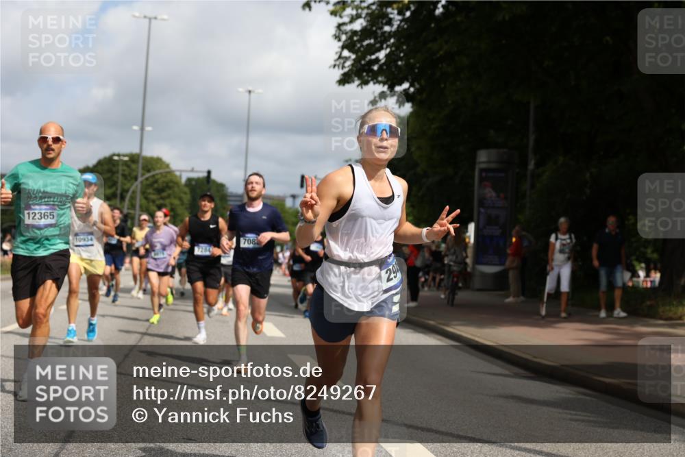 29.06.2025 - hella hamburg halbmarathon Yannick Fuchs http://msf.ph/oto/8249267 29.06.2025 10:35:23 20KM 1677, 1912, 2568, 2949, 3332, 3618, 4634, 4889, 5007, 5014, 5026, 5410, 6429, 6683, 7080, 7284, 7378, 8074, 8122, 8629, 8966, 9358, 9979, 10934, 10978, 11062, 11765, 11767, 11959, 12365, 12895, 13158, 13268, 14092, 14820, 15164, 15247, 15493, 15689, 16201, 16249, 16347, 16599, 17214, 17620, 17724, 17834, 17971, 18049, 18173, 18192, 18399 meine-sportfotos.de