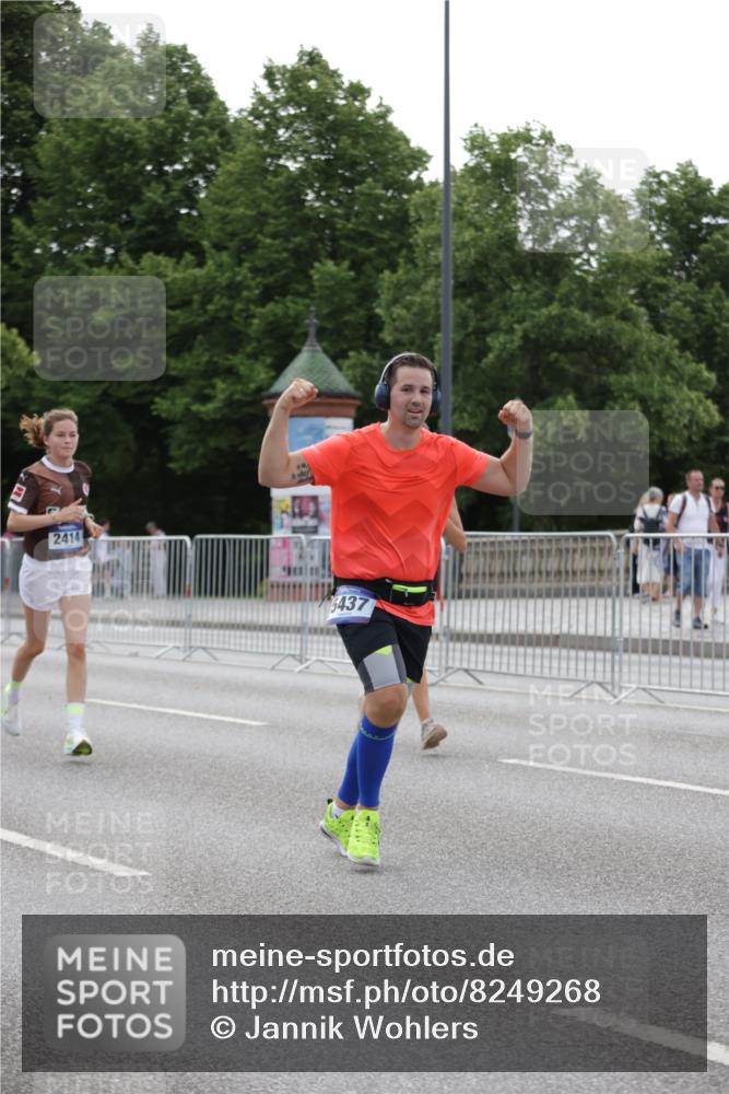 29.06.2025 - hella hamburg halbmarathon Jannik Wohlers http://msf.ph/oto/8249268 29.06.2025 10:30:49 Lombardsbrücke 1292, 1773, 1979, 2097, 2414, 2914, 4561, 4817, 5437, 5943, 6057, 6195, 6787, 7351, 7604, 8050, 8072, 8073, 8757, 10111, 11988, 12627, 14349, 15589, 15725, 16457, 17224, 17463, 17509, 17587, 18390, 19226 meine-sportfotos.de