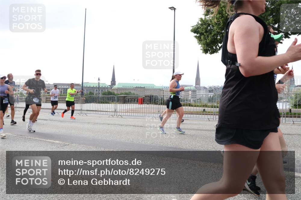 29.06.2025 - hella hamburg halbmarathon Lena Gebhardt http://msf.ph/oto/8249275 29.06.2025 10:45:37 Lombardsbrücke 1033, 1060, 1085, 1100, 1104, 1421, 1426, 1555, 1713, 1798, 1854, 1983, 2008, 2216, 2217, 2522, 2550, 2657, 2664, 2917, 2954, 2965, 2973, 3160, 3164, 3357, 3377, 3879, 3993, 4099, 4102, 4104, 4186, 4224, 4306, 4317, 4337, 4388, 4504, 4572, 4820, 4851, 5044, 5099, 5108, 5339, 5635, 5636, 5949, 6133, 6150, 6623, 6763, 6788, 6911, 6922, 6980, 7268, 7283, 7356, 7530, 7541, 7859, 8594, 8605, 8745, 9120, 9121, 9620, 10030, 10182, 10225, 10327, 10329, 10367, 10511, 11314 meine-sportfotos.de