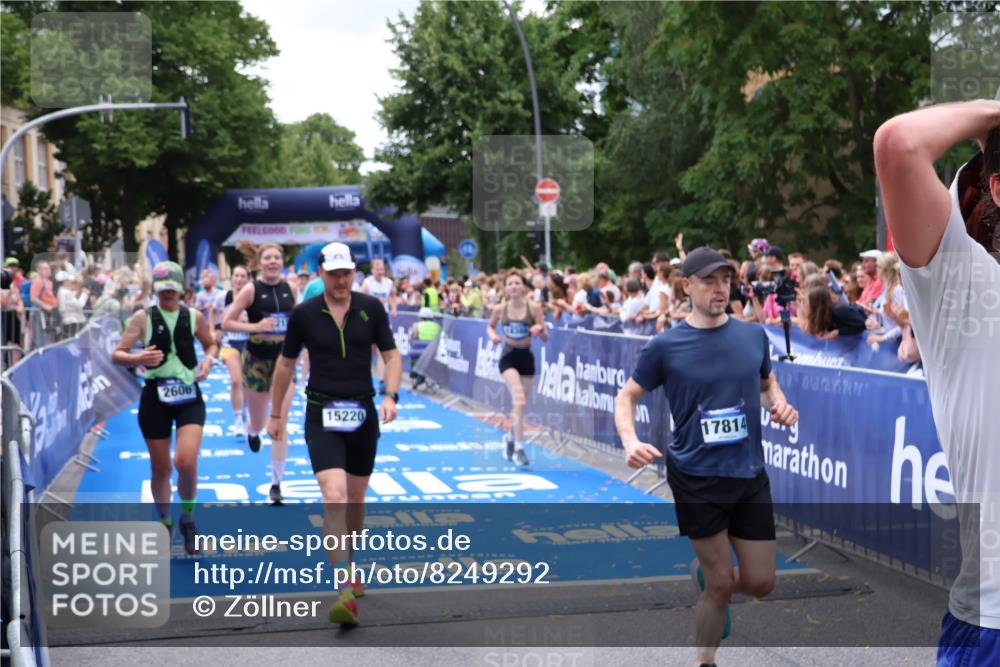 29.06.2025 - hella hamburg halbmarathon Zöllner http://msf.ph/oto/8249292 29.06.2025 10:57:46 Ziel 1715, 1719, 1972, 2606, 5391, 7833, 10133, 12440, 12774, 13523, 14737, 15217, 15220, 16418, 17201, 17455, 17814, 18388, 18508, 18727, 18985 meine-sportfotos.de