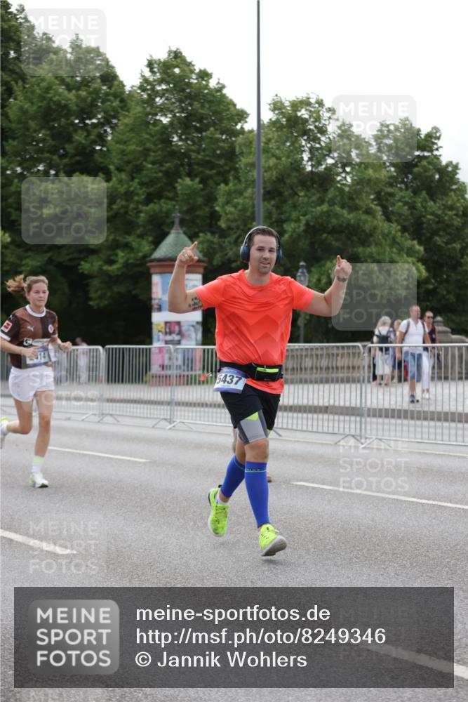 29.06.2025 - hella hamburg halbmarathon Jannik Wohlers http://msf.ph/oto/8249346 29.06.2025 10:30:49 Lombardsbrücke 1292, 1773, 1979, 2097, 2414, 2914, 4561, 4817, 5437, 5943, 6057, 6195, 6787, 7351, 7604, 8050, 8072, 8073, 8757, 10111, 11988, 12627, 14349, 15589, 15725, 16457, 17224, 17463, 17509, 17587, 18390, 19226 meine-sportfotos.de