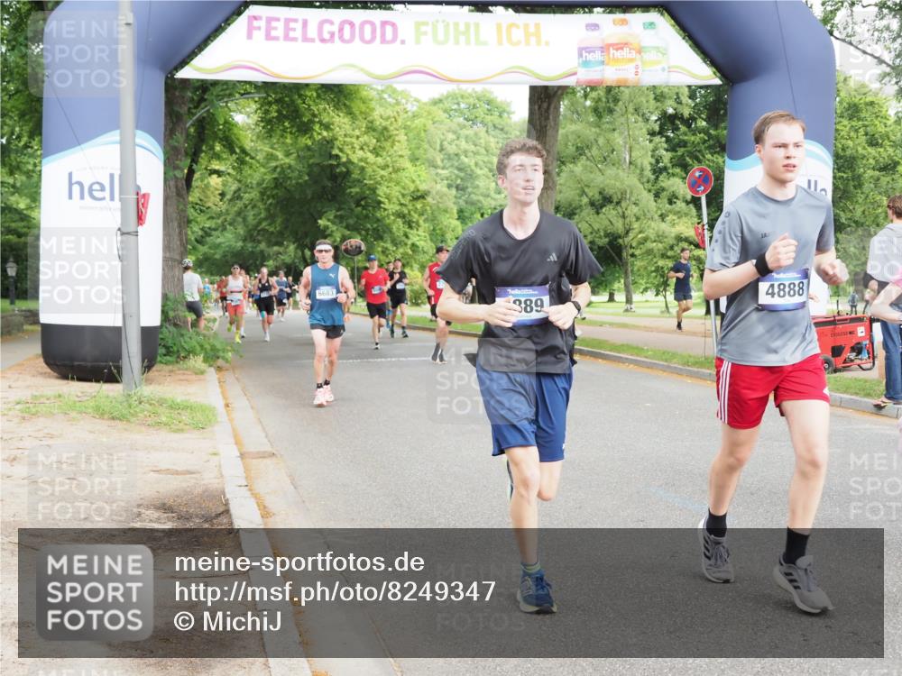 29.06.2025 - hella hamburg halbmarathon MichiJ http://msf.ph/oto/8249347 29.06.2025 10:28:44 Zwischen KM18-KM19 1358, 2714, 4888, 4889, 5752, 6649, 7495, 8346, 8370, 8574, 11284, 15015, 17245, 18013, 18614 meine-sportfotos.de