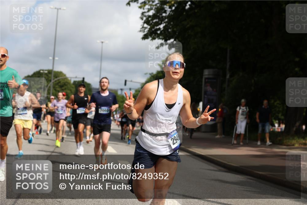29.06.2025 - hella hamburg halbmarathon Yannick Fuchs http://msf.ph/oto/8249352 29.06.2025 10:35:23 20KM 1677, 1912, 2568, 2949, 3332, 3618, 4634, 4889, 5007, 5014, 5026, 5410, 6429, 6683, 7080, 7284, 7378, 8074, 8122, 8629, 8966, 9358, 9979, 10934, 10978, 11062, 11765, 11767, 11959, 12365, 12895, 13158, 13268, 14092, 14820, 15164, 15247, 15493, 15689, 16201, 16249, 16347, 16599, 17214, 17620, 17724, 17834, 17971, 18049, 18173, 18192, 18399 meine-sportfotos.de