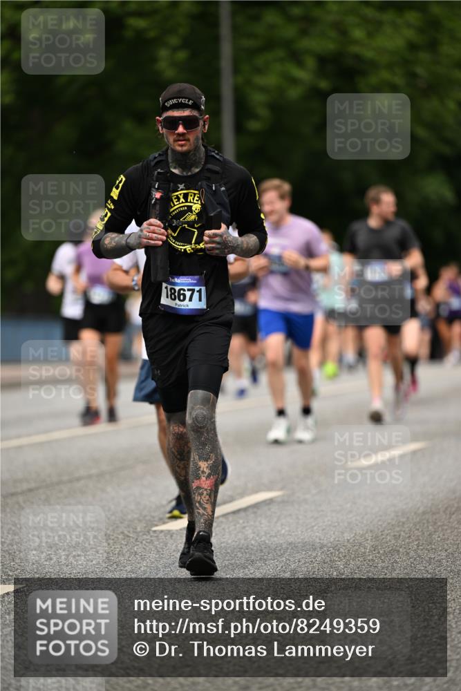 29.06.2025 - hella hamburg halbmarathon Dr. Thomas Lammeyer http://msf.ph/oto/8249359 29.06.2025 10:34:51 Kennedybrücke 1059, 1472, 1773, 2097, 2302, 2505, 2569, 3131, 4561, 6556, 6620, 6725, 7071, 7351, 7517, 8792, 9095, 9576, 9830, 9937, 10989, 10996 meine-sportfotos.de