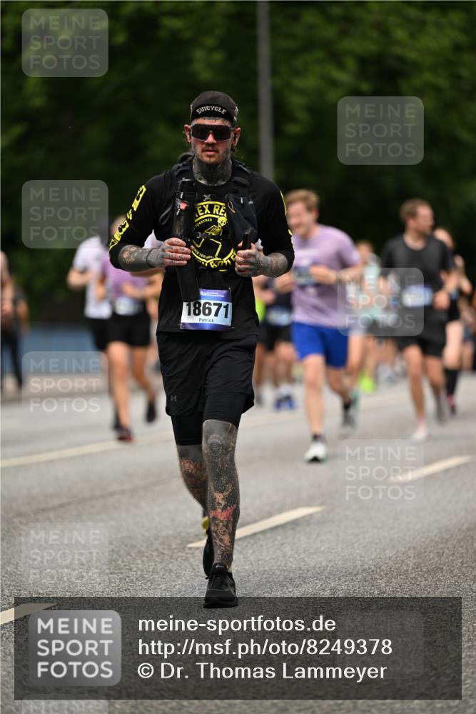 29.06.2025 - hella hamburg halbmarathon Dr. Thomas Lammeyer http://msf.ph/oto/8249378 29.06.2025 10:34:51 Kennedybrücke 1059, 1472, 1773, 2097, 2302, 2505, 2569, 3131, 4561, 6556, 6620, 6725, 7071, 7351, 7517, 8792, 9095, 9576, 9830, 9937, 10989, 10996 meine-sportfotos.de
