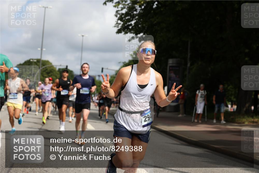 29.06.2025 - hella hamburg halbmarathon Yannick Fuchs http://msf.ph/oto/8249388 29.06.2025 10:35:23 20KM 1677, 1912, 2568, 2949, 3332, 3618, 4634, 4889, 5007, 5014, 5026, 5410, 6429, 6683, 7080, 7284, 7378, 8074, 8122, 8629, 8966, 9358, 9979, 10934, 10978, 11062, 11765, 11767, 11959, 12365, 12895, 13158, 13268, 14092, 14820, 15164, 15247, 15493, 15689, 16201, 16249, 16347, 16599, 17214, 17620, 17724, 17834, 17971, 18049, 18173, 18192, 18399 meine-sportfotos.de