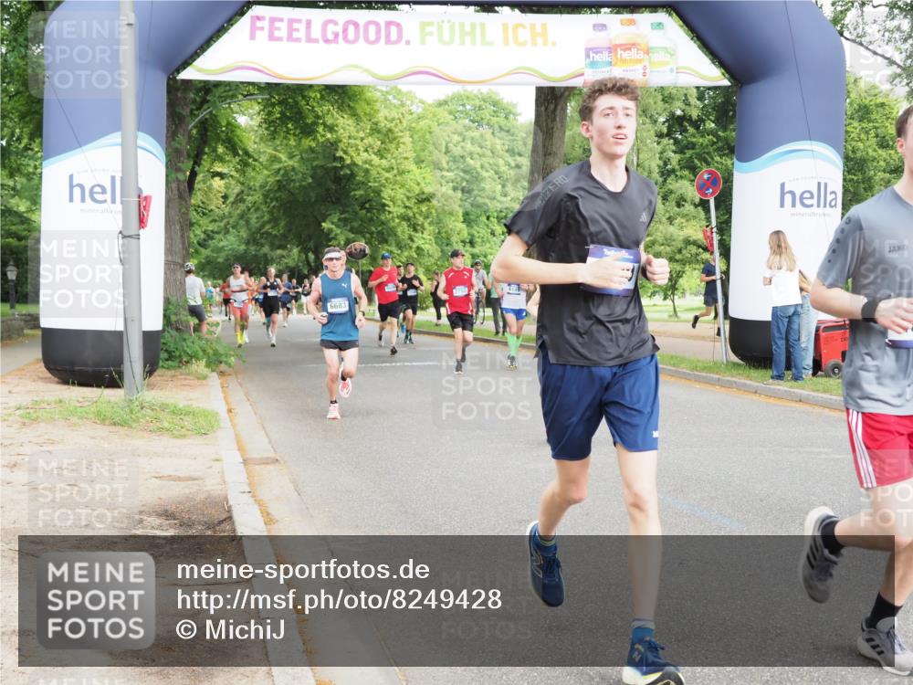 29.06.2025 - hella hamburg halbmarathon MichiJ http://msf.ph/oto/8249428 29.06.2025 10:28:45 Zwischen KM18-KM19 1358, 2714, 4888, 4889, 5752, 6649, 7495, 8346, 8370, 8574, 11284, 15015, 17245, 18013, 18614 meine-sportfotos.de